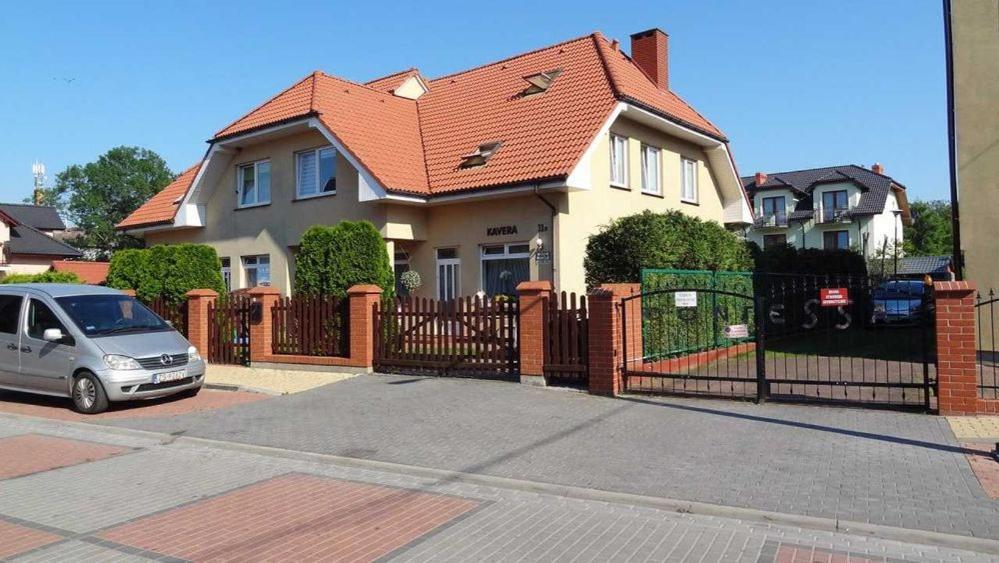 Dom Goscinny Kavera Dziwnówek Kültér fotó